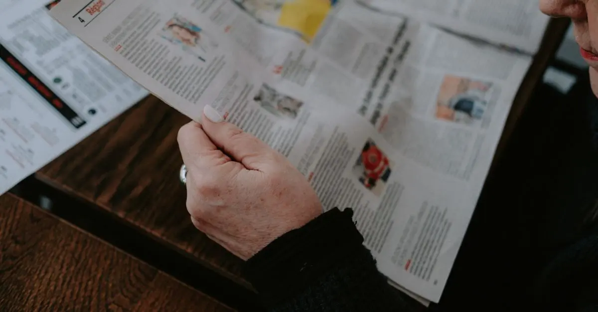 Comment les critiques sociales influencent-elles la politique ?