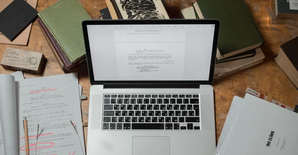 Comment rédiger une critique efficace : Guide complet